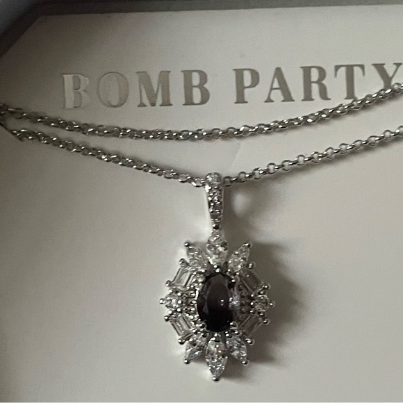 Vintage Bomb Party RBP3701 OG Chase Your Dreams Necklace - Picture 3 of 10